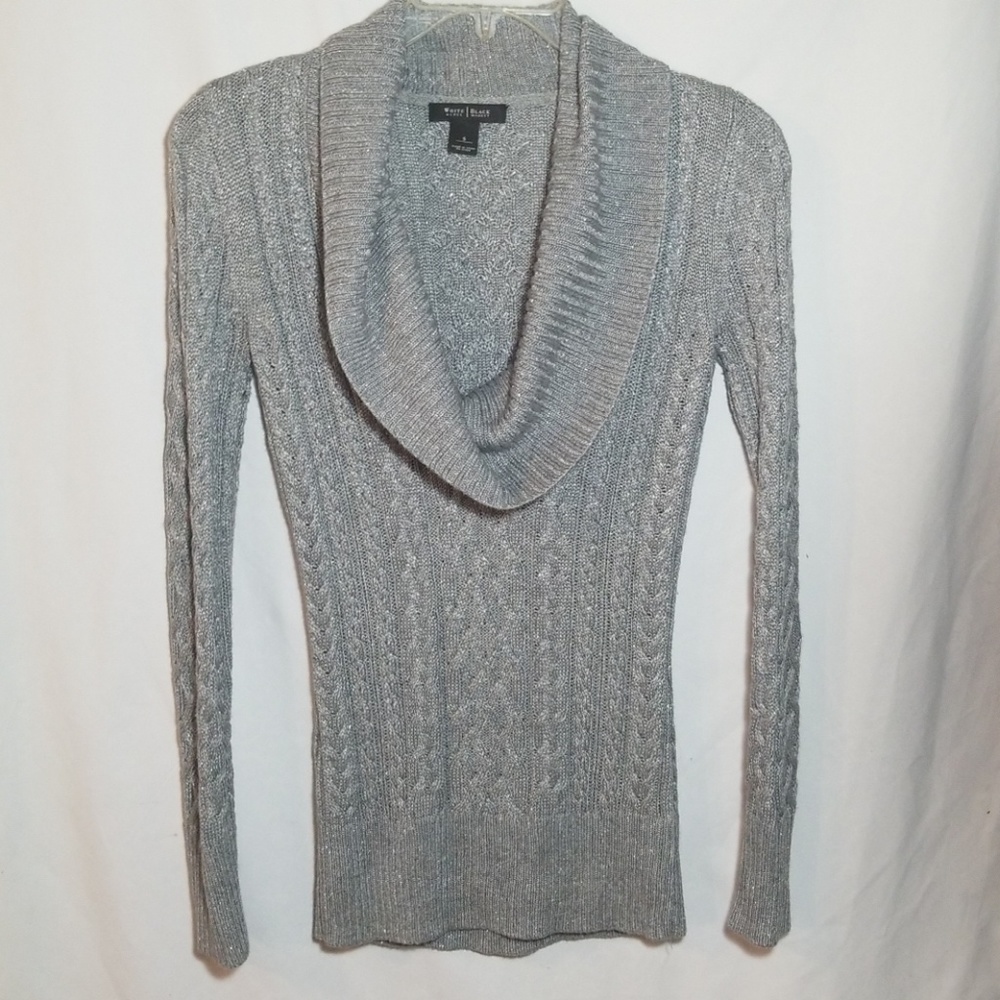 White House Black Market| Crowl Neck Sweater